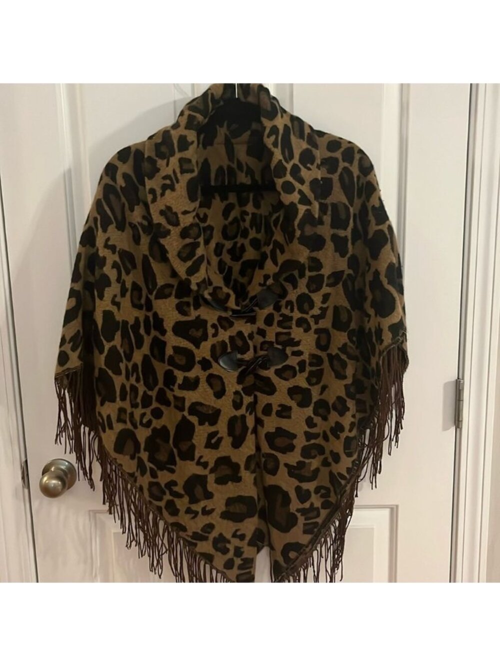 EUC-Boutique Leopard Wrap